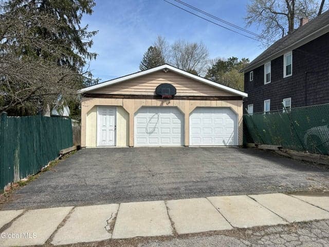 34 Franklin Street, Gloversville, NY, photo 2