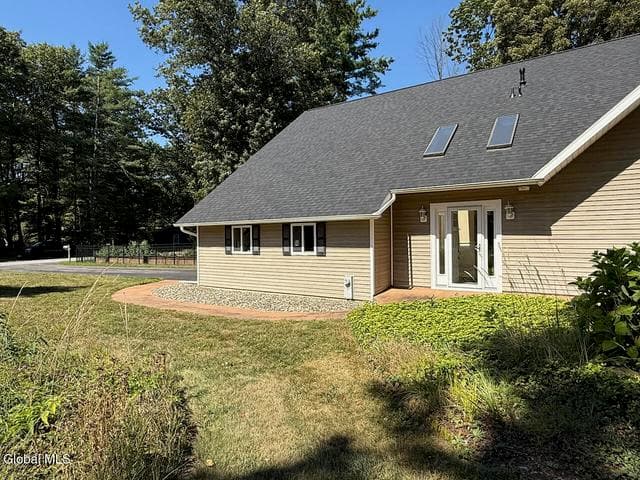 1 Lakeview Drive, Wilton, NY, photo 3