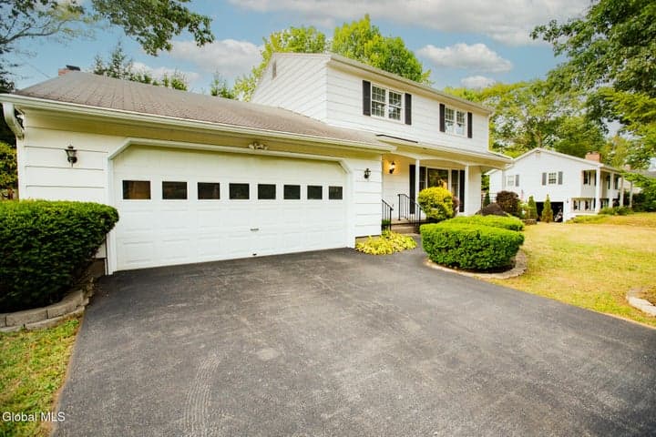 10 Oakwood Drive, Queensbury, NY, photo 2