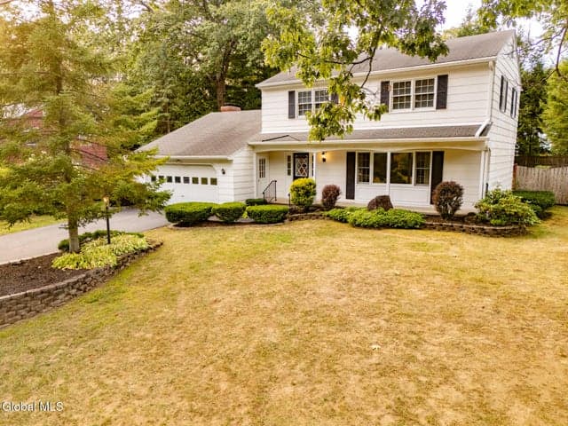 10 Oakwood Drive, Queensbury, NY, photo 3