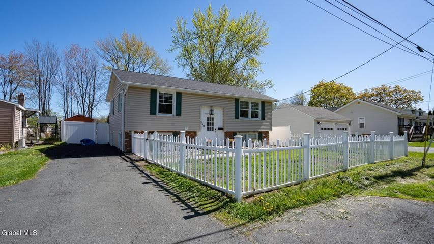 54 New York Avenue, East Greenbush, NY, photo 3