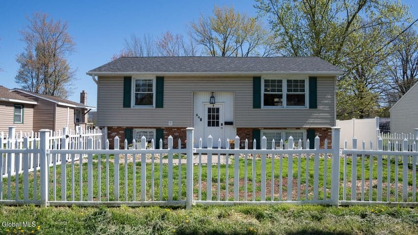 54 New York Avenue, East Greenbush, NY, photo 4