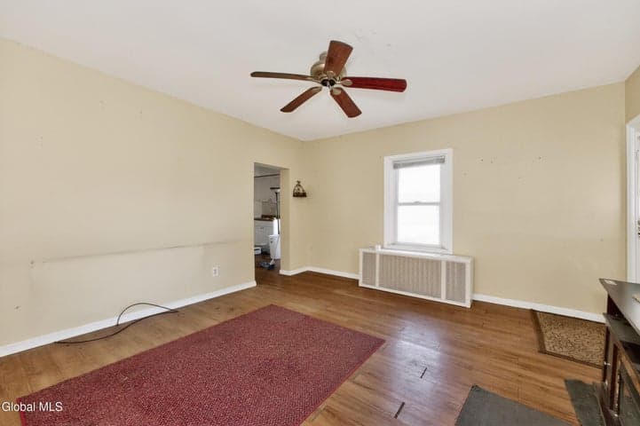 28 Mohawk Avenue, Waterford, NY, photo 5