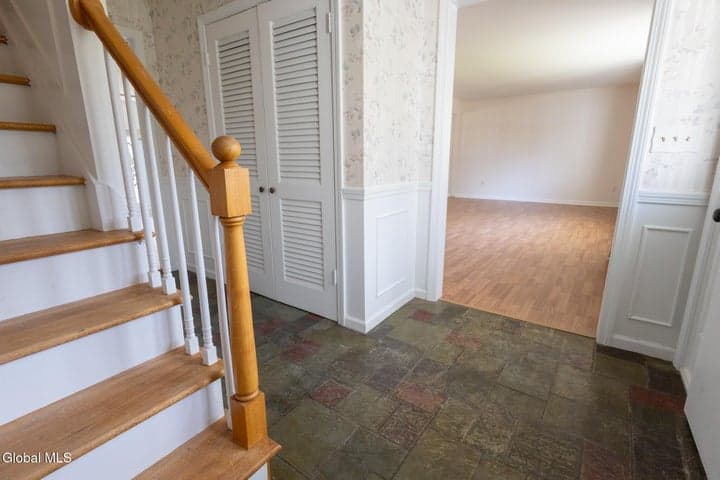 10 Oakwood Drive, Queensbury, NY, photo 4