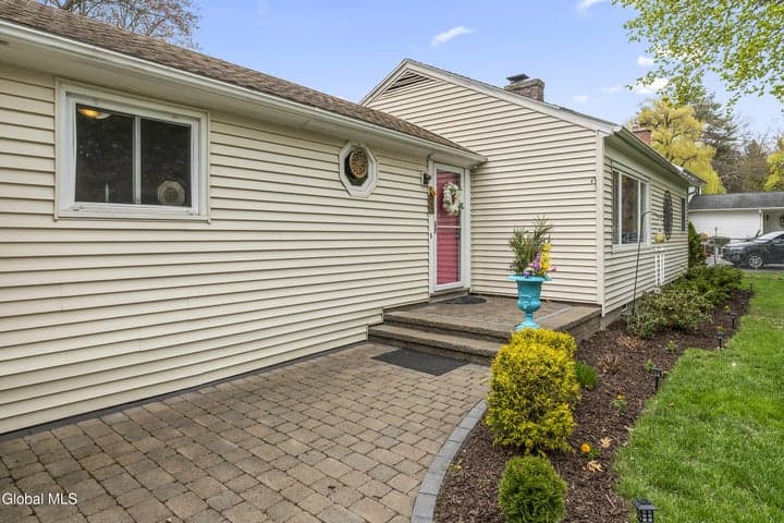 16 Morningside Drive, Guilderland, NY, photo 4