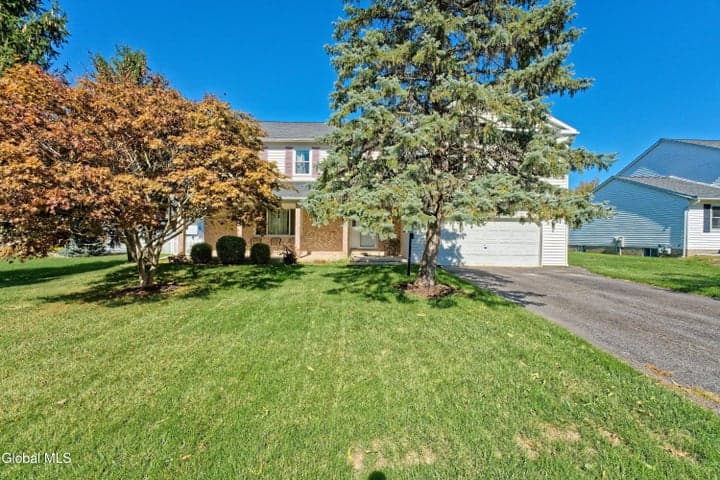 5 Shamrock Circle, Latham, NY, photo 2