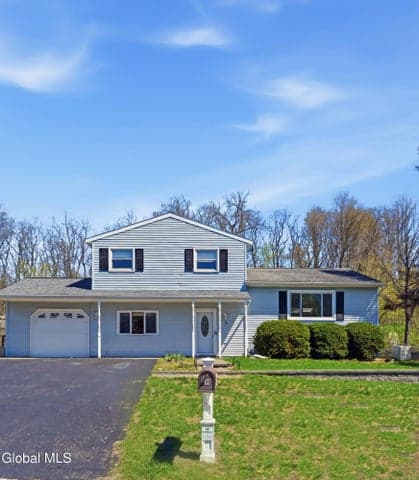 9 Kingsley Avenue, Northumberland, NY, photo 3