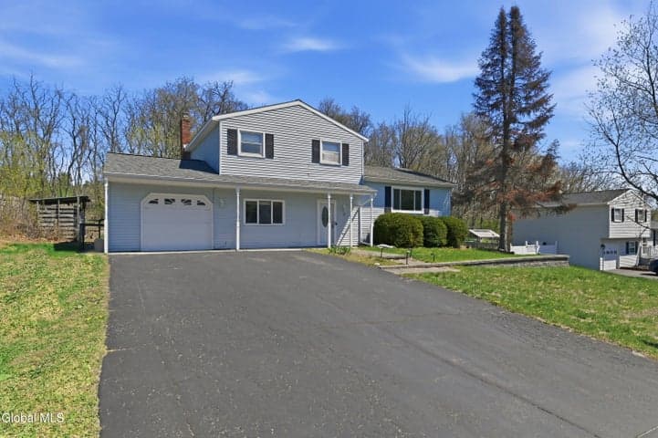 9 Kingsley Avenue, Northumberland, NY, photo 1