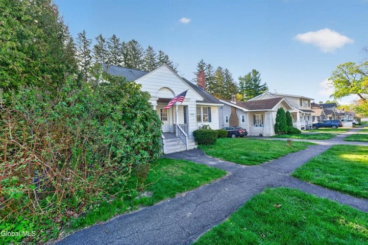 1450 Baker Avenue, Niskayuna, NY, photo 4