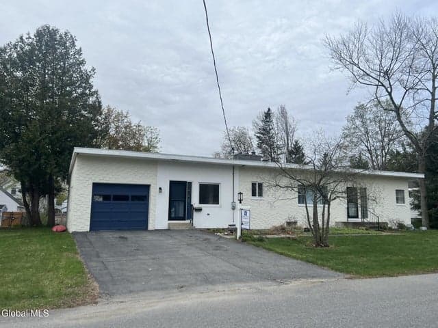 15 Arbor Drive, Glens Falls, NY, photo 1