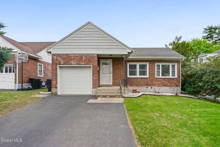 28 Center View Drive, Troy, NY, photo 1