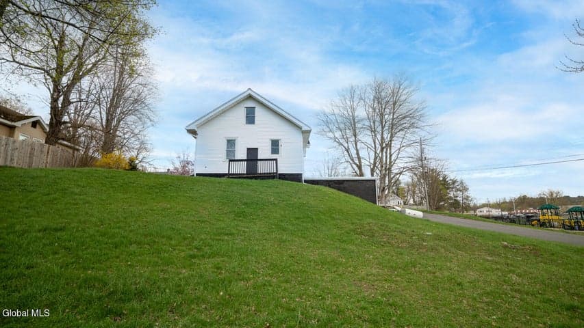 19 Elmwood Court, North Greenbush, NY, photo 3