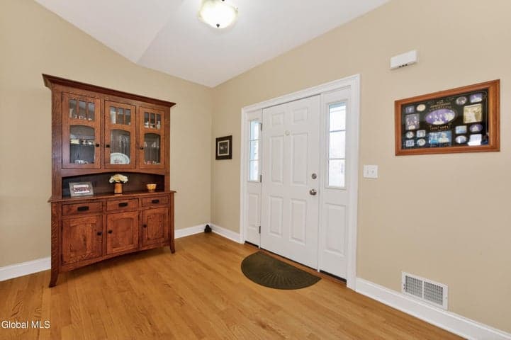 12 Old Mill Court, Milton, NY, photo 4