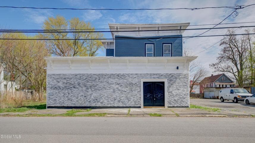 24 Jay Street, Amsterdam, NY, photo 1
