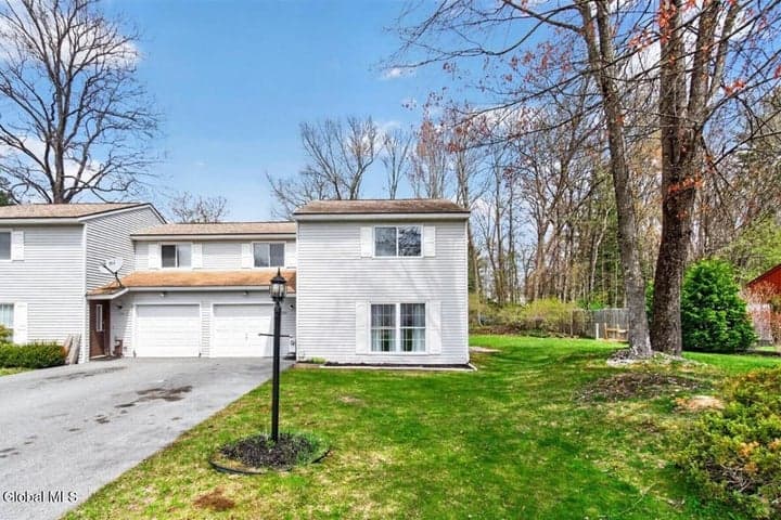 25A Woodcliffe Drive, Clifton Park, NY, photo 1