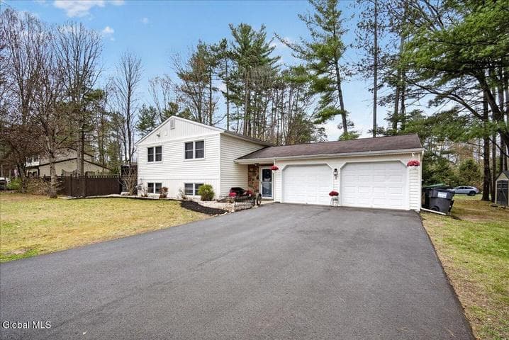 1 Thunder Run, Wilton, NY, photo 3