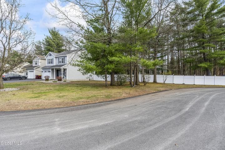 39 Woodthrush Court, Milton, NY, photo 4