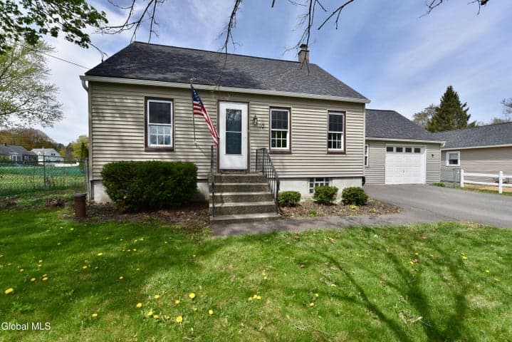 10 Koon Street, North Greenbush, NY, photo 1