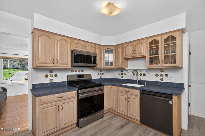 46 Biscayne Boulevard, Troy, NY, photo 3