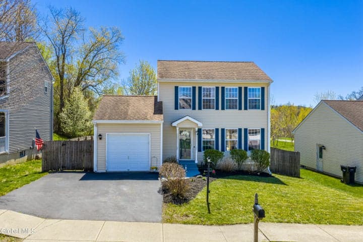 6 Cobblestone Lane, Troy, NY, photo 1