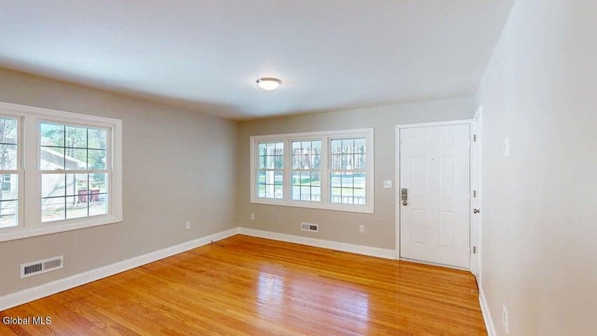 21 Longkill Road, Clifton Park, NY, photo 3