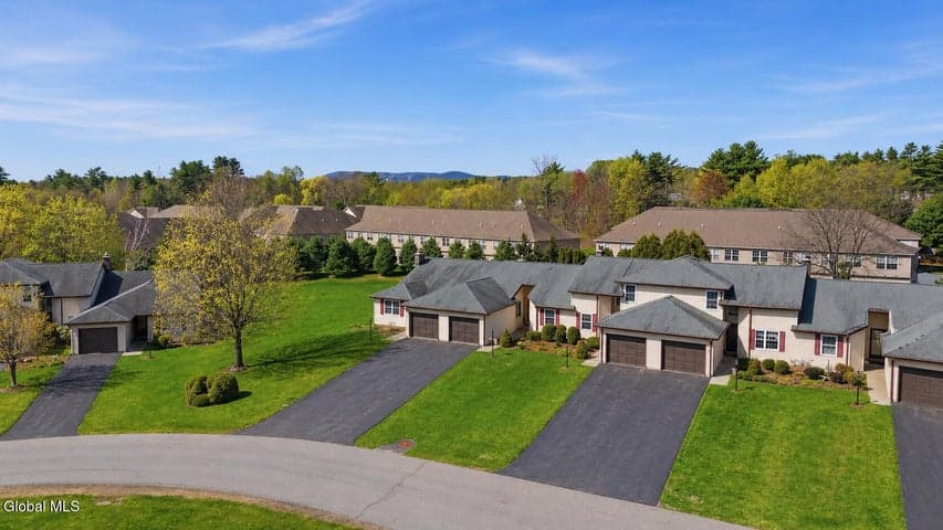 38 Dorlon Drive, Queensbury, NY, photo 3