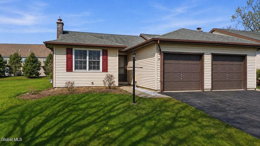 38 Dorlon Drive, Queensbury, NY, photo 1