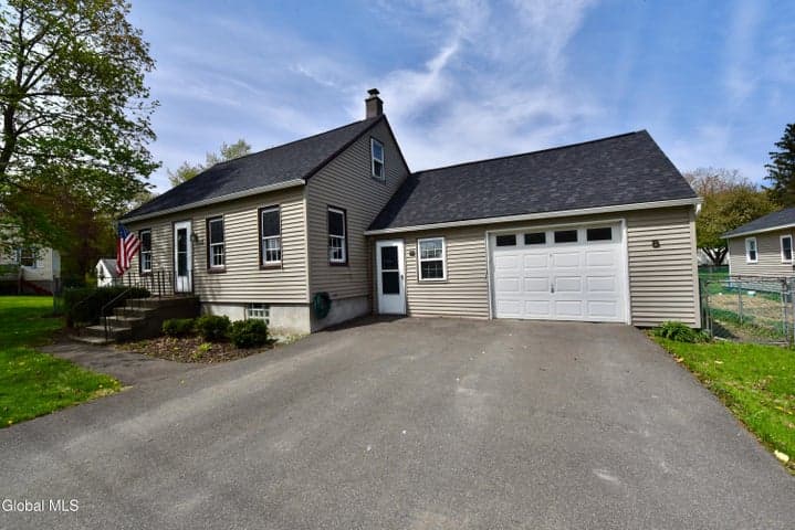 10 Koon Street, North Greenbush, NY, photo 2