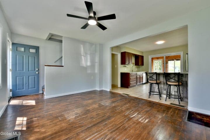 10 Koon Street, North Greenbush, NY, photo 3