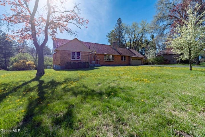 1258 Hawthorn Road, Niskayuna, NY, photo 2