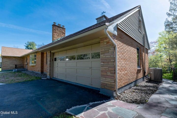 1258 Hawthorn Road, Niskayuna, NY, photo 3