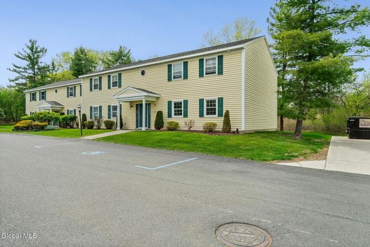 184 Cedarview Lane, Colonie, NY, photo 2