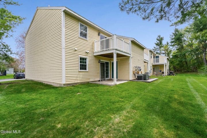 184 Cedarview Lane, Colonie, NY, photo 3