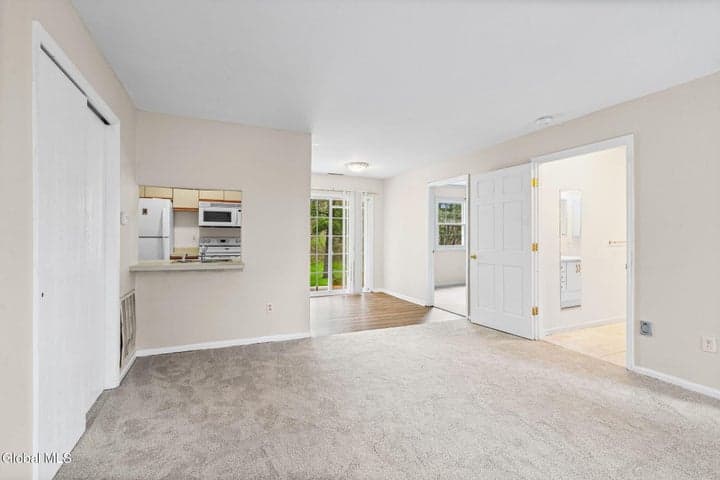 184 Cedarview Lane, Colonie, NY, photo 5