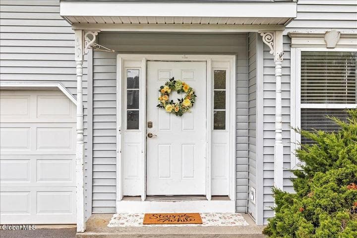 19 Tupelo Drive, Halfmoon, NY, photo 3