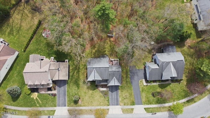 17 Tyler Drive, Saratoga Springs, NY, photo 3