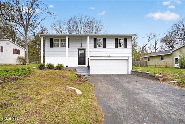 20 Wampum Drive, Saratoga Springs, NY, photo 1