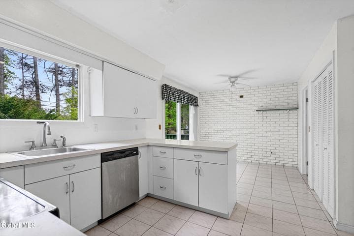 92 Fleetwood Avenue, Albany, NY, photo 2