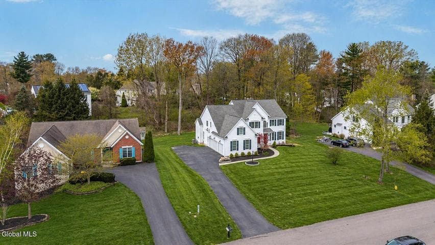 10 Tarragon Terrace, Halfmoon, NY, photo 5