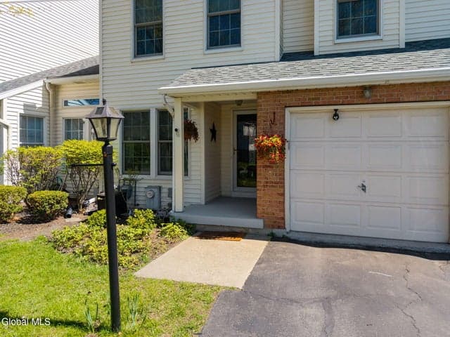 3D Tupelo Drive, Halfmoon, NY, photo 3