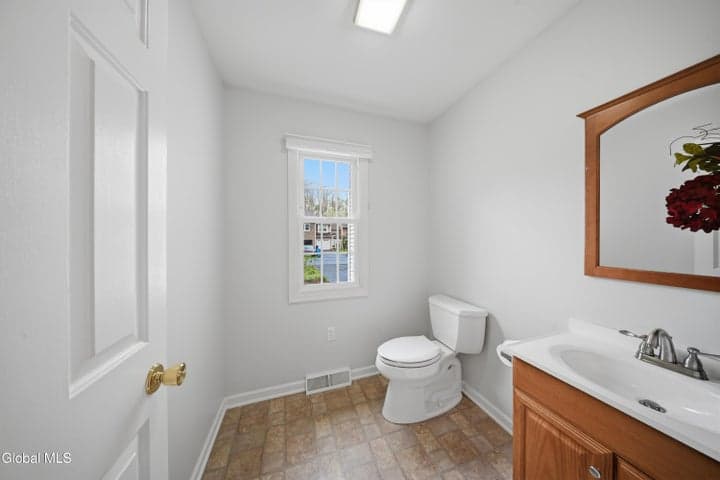 39 Wilan Lane, Albany, NY, photo 5