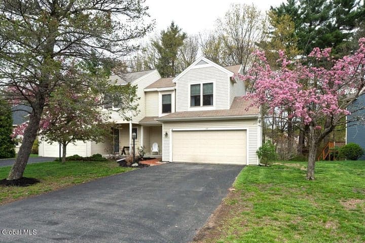 117 Garnett Lane, Guilderland, NY, photo 1