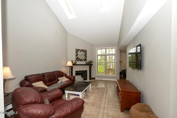 117 Garnett Lane, Guilderland, NY, photo 4