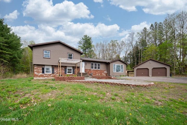 15 Werner Road, Halfmoon, NY, photo 1