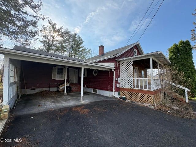 26 3rd Avenue, Ticonderoga, NY