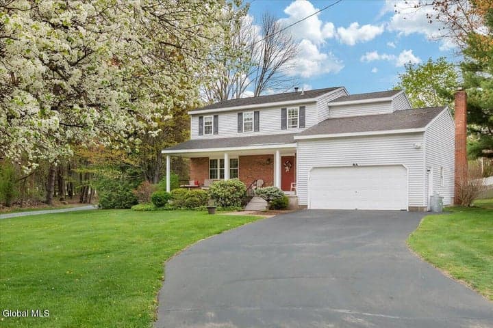 8A Jean Place, Guilderland, NY, photo 4
