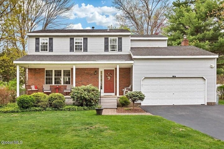 8A Jean Place, Guilderland, NY, photo 1