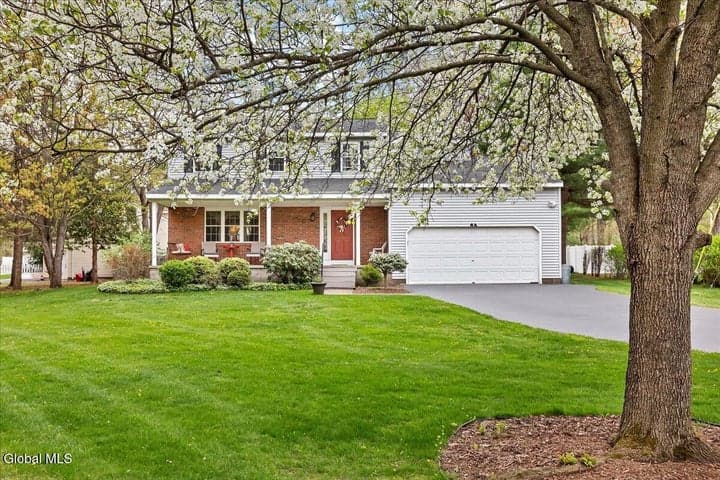 8A Jean Place, Guilderland, NY, photo 2