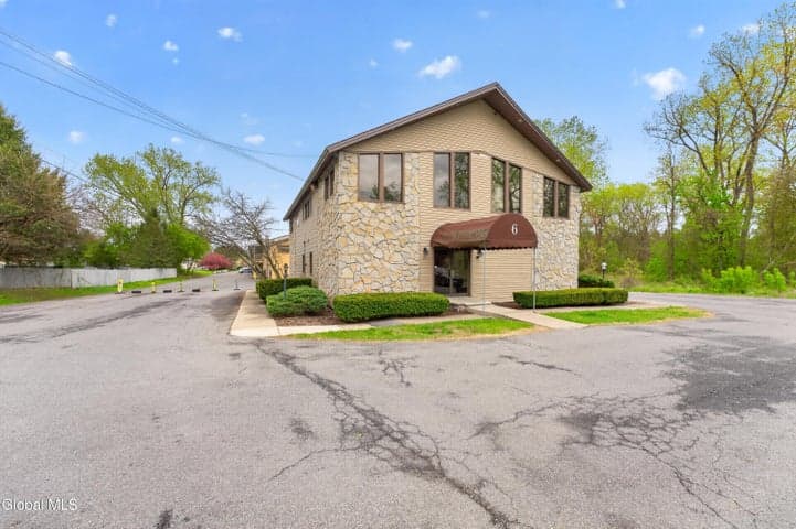 6 Walker Way, Colonie, NY, photo 3