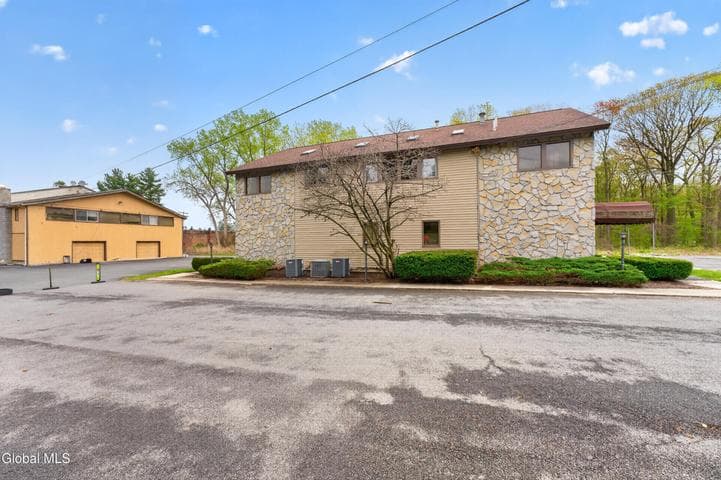 6 Walker Way, Colonie, NY, photo 4